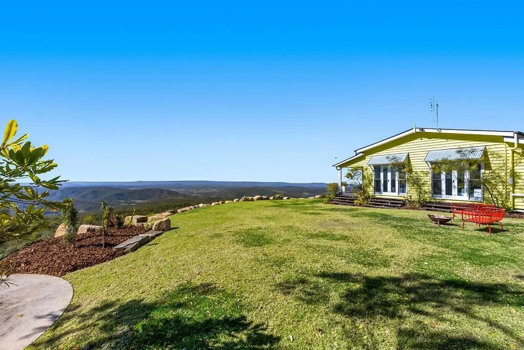 The Quince Cottage - 3 Bedrooms Ravensbourne 0*,  Australia